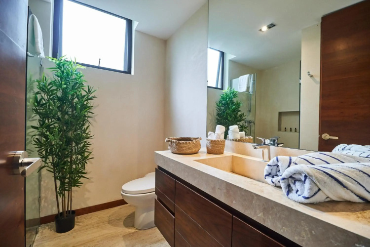 BV 230 Modern 2 BD Condo & private rooftop Jacuzzi