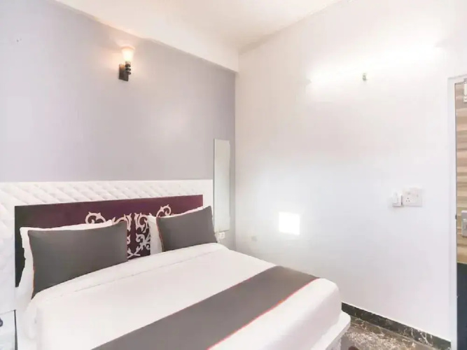 Sangvi Palace Hotel