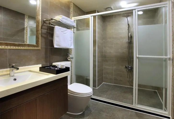 Classic Quadruple room with view