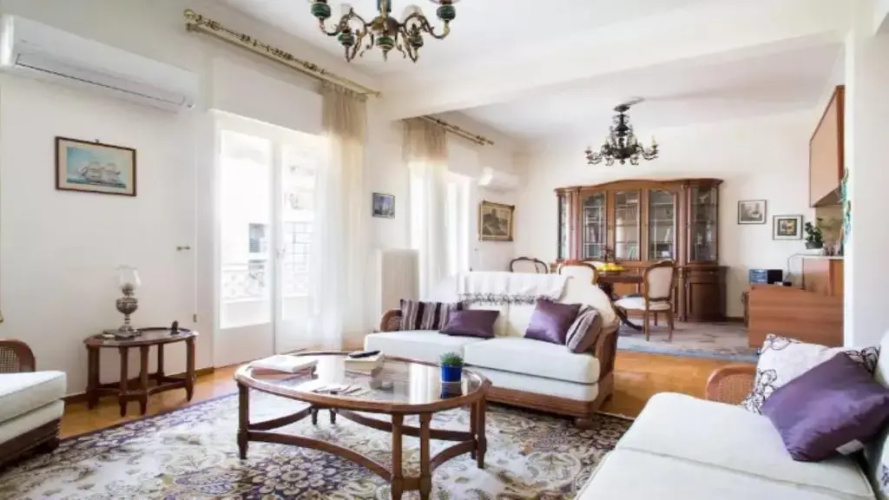 Large 3 bedroom Apt with Terrace