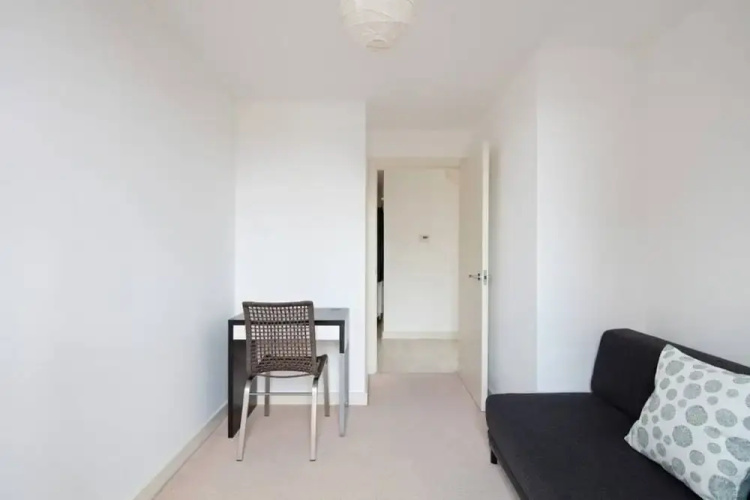 Sleek & Spacious 4 Sleeper, 5 Mins to Moorgate
