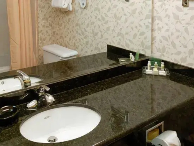 Holiday Inn North Vancouver