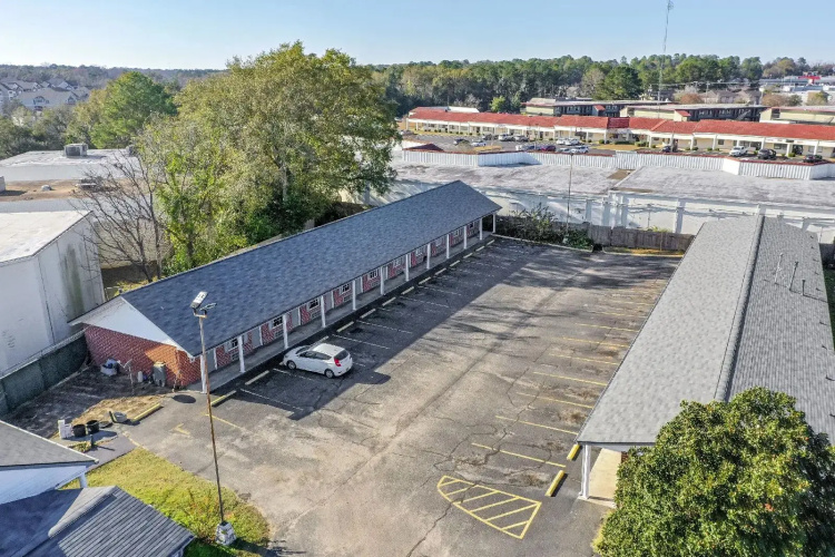 Adams Inn
