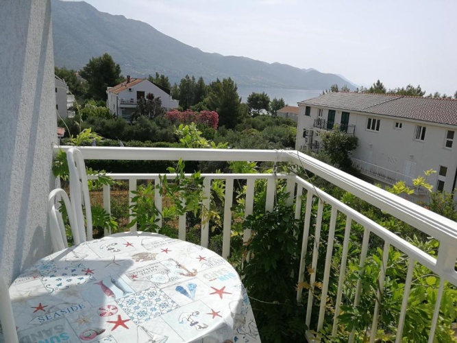 Apartment with sea view