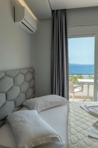Deluxe Double room with balcony and with sea view