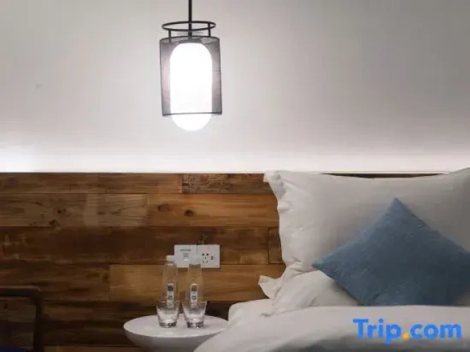 Standard Twin room with balcony