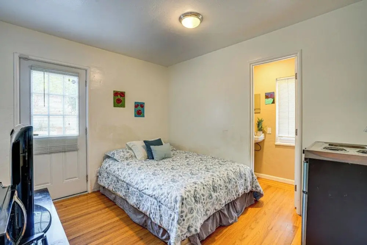 Serene Studio in SF Suburbs: Quiet + Cat Friendly!