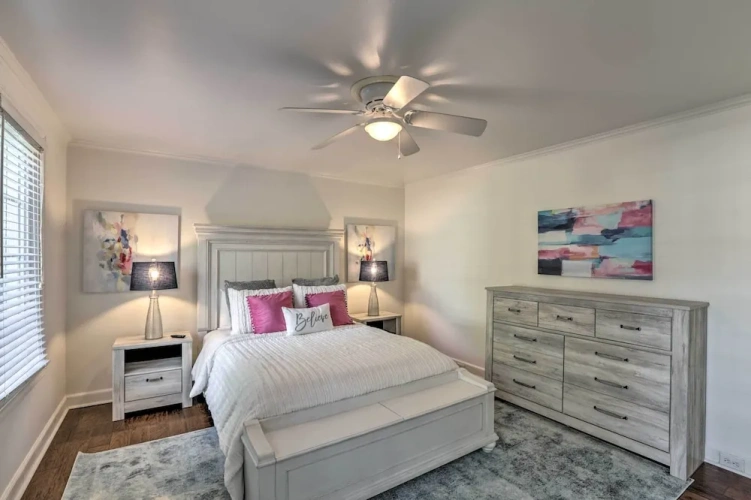 2 Bedrooms Apartment