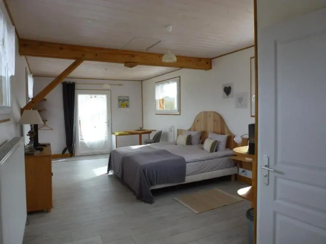 Standard Twin room with garden view