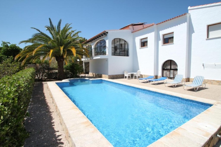 2 Bedrooms Cottage
