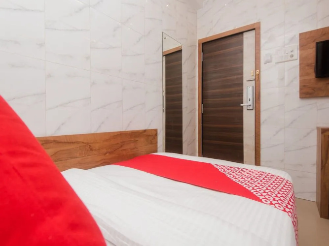 OYO 17202 Hotel Indore