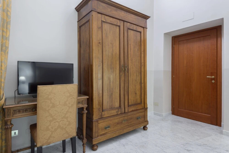 Travel & Stay - Navona 3
