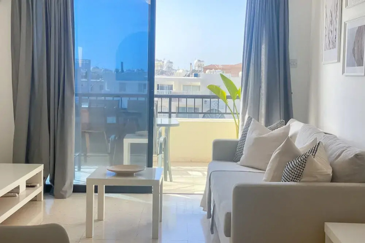 Phaedrus Living Byzantium Modern City Flat