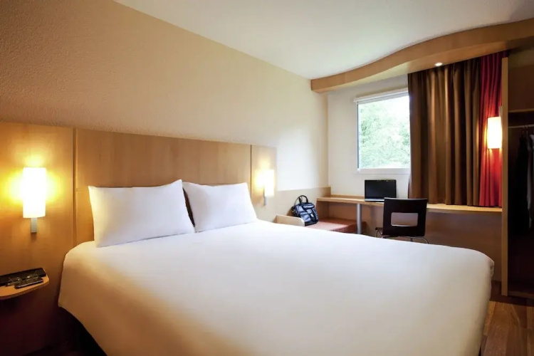 Ibis Chevilly Larue