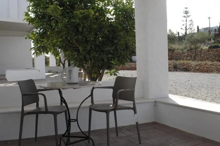 2 Bedrooms Double Apartment with garden view