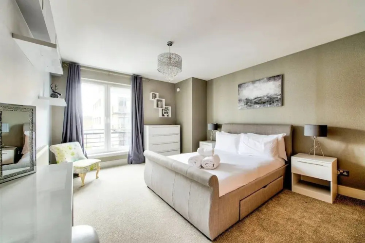 Modern 3 Bed/2bath City Centre Apartment