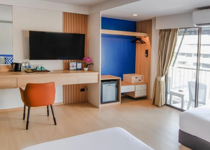Deluxe Twin room with balcony