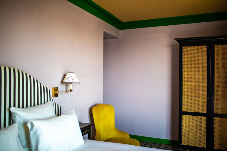 Les Deux Gares and Spa Hotel