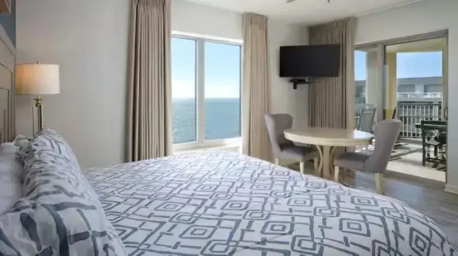 Standard room with balcony and with ocean view