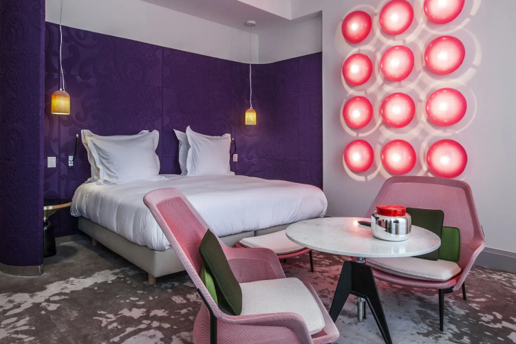 Yndo Hotel