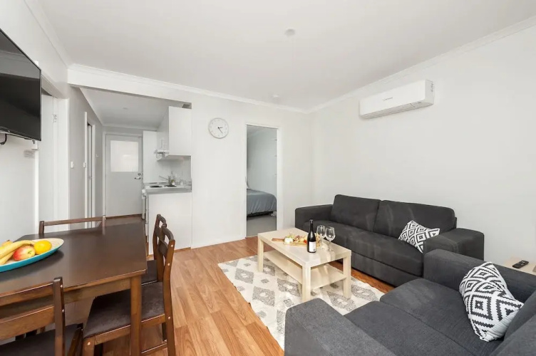 125 Milton