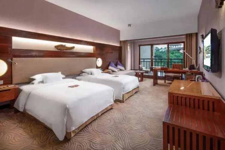 Chime Long Hotel
