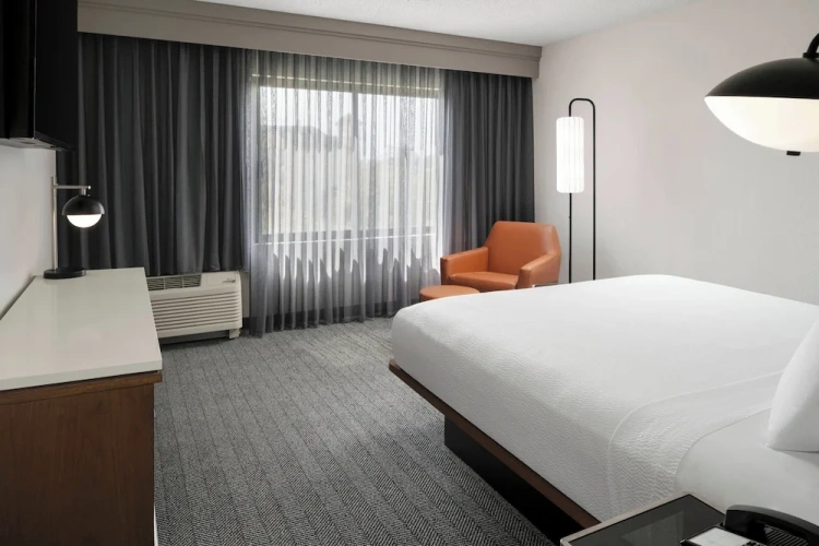 1 Bedroom Suite