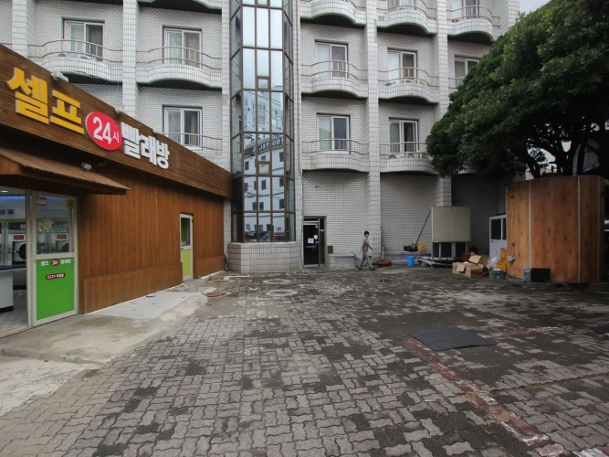 Hotel New World