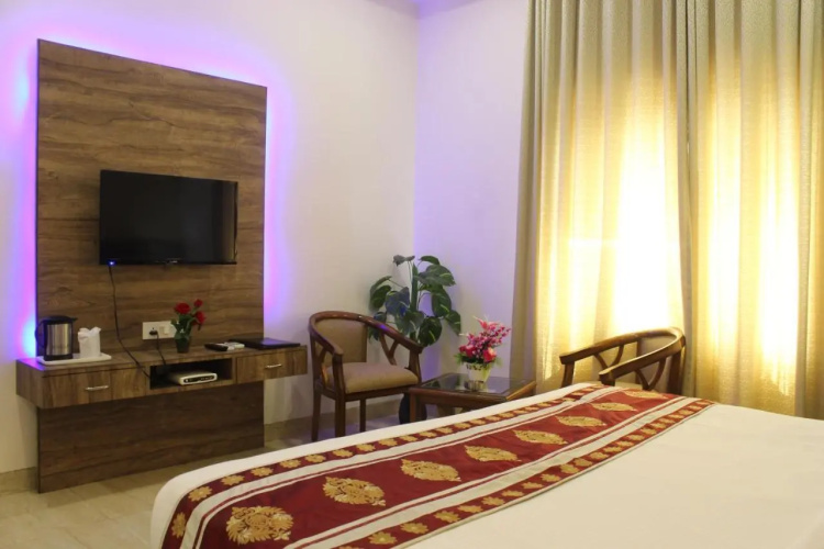 Regal Hotel & Restaurant