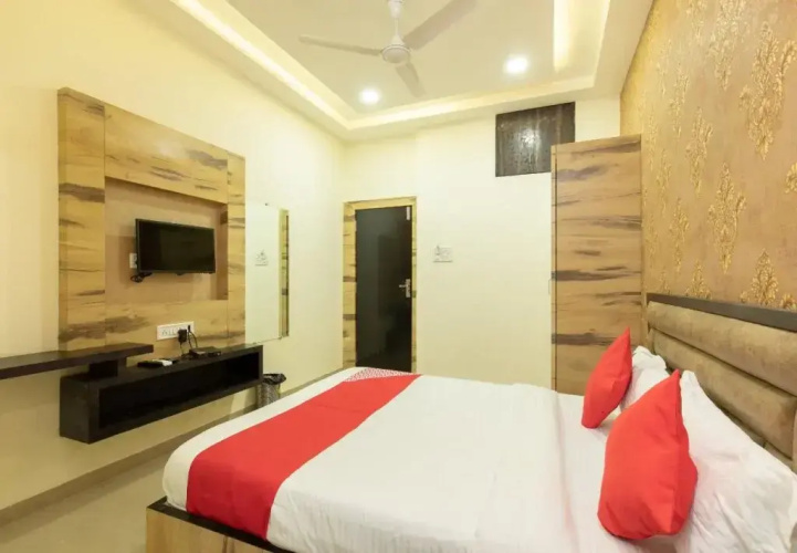 Oyo 16546 Hotel Saurabh