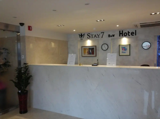 Stay 7 B&W Hotel