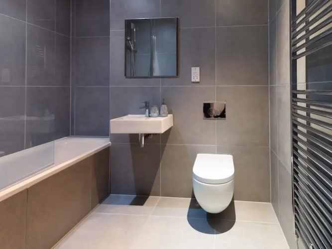 Central Tower Bridge Apartment
