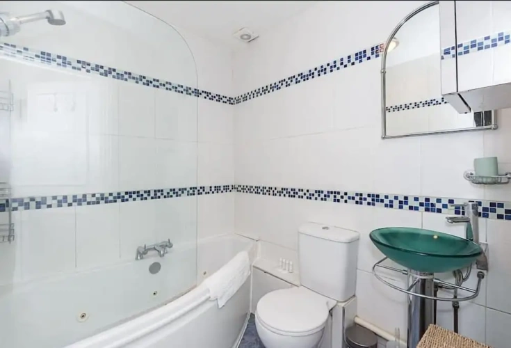 2 Bedrooms Apartment