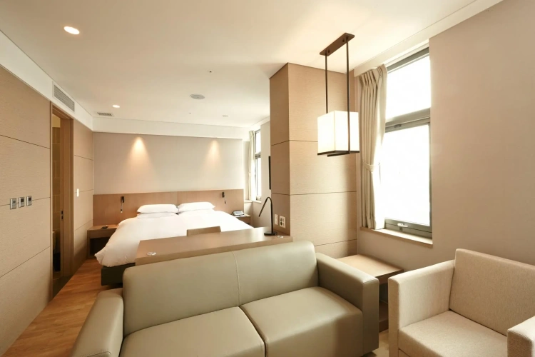 Corner Suite