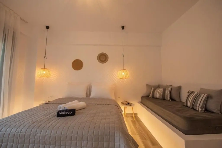 Standard Triple room with garden view