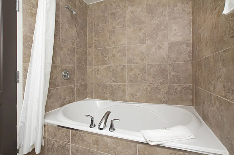 Alberta Inn & Suites