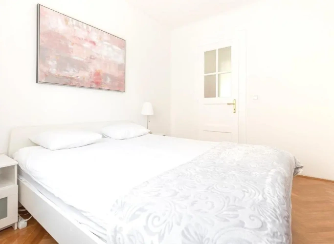 3 Bedrooms Apartment