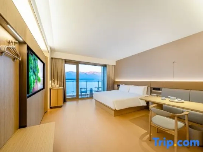 Superior Double room with balcony and with sea view