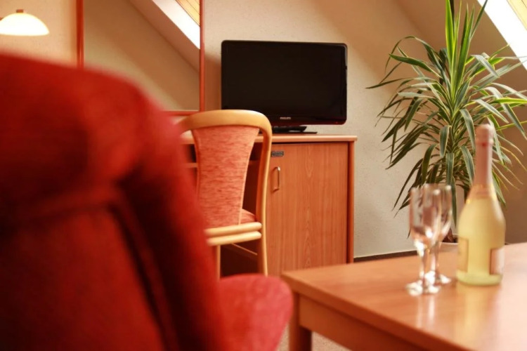 Lazensky hotel Pyramida IOver view