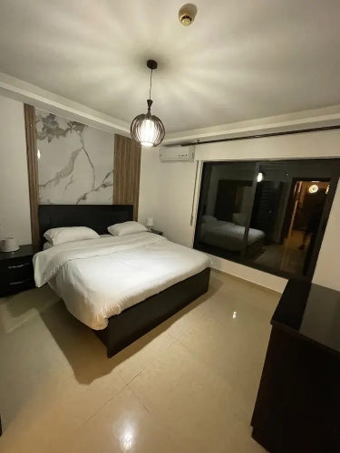 Apartment With Modern Amenities