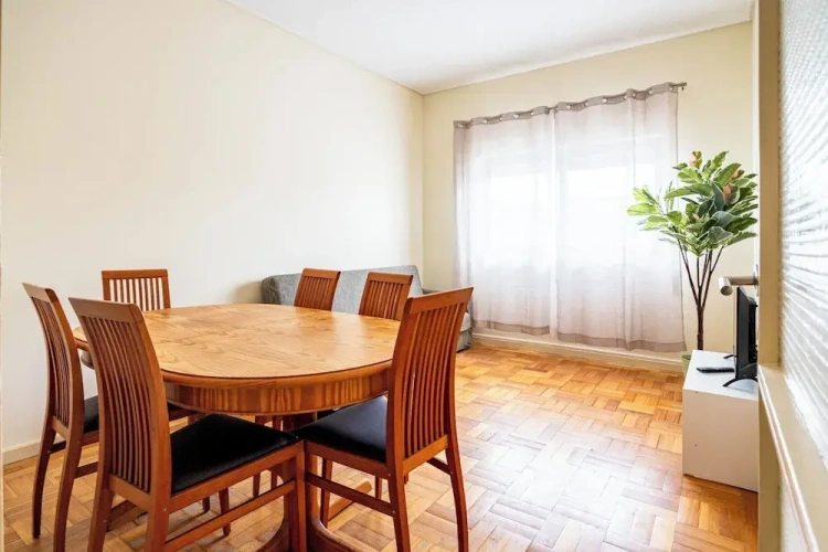 3 Bedrooms Apartment