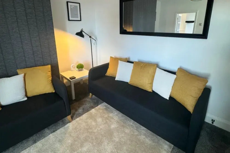 Simonside Apartment - Sleeps 6 -parking