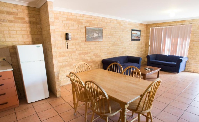 2 Bedrooms Villa