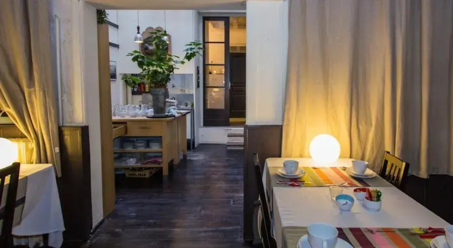 Une chambre en ville