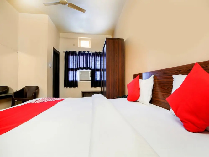 Oyo 43723 Hotel Crystal Riverside