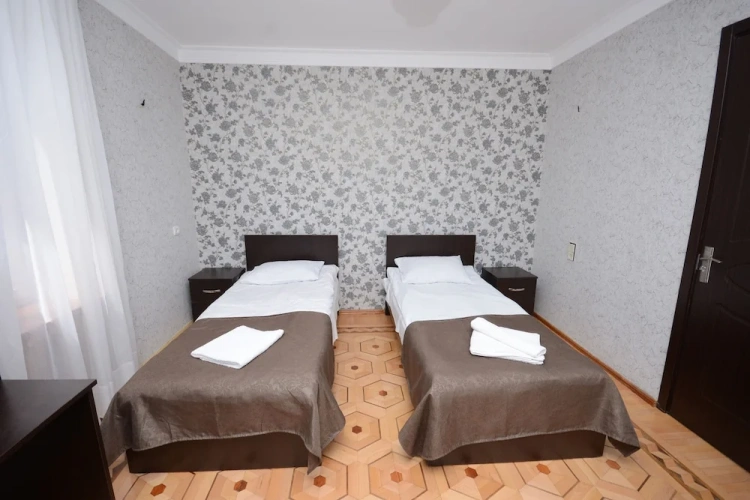 Classic Triple room with garden view