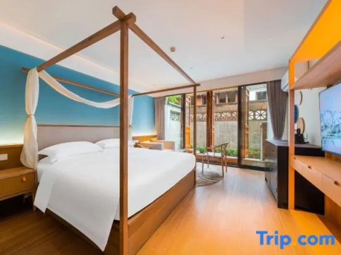 Standard Double room with courtyard view