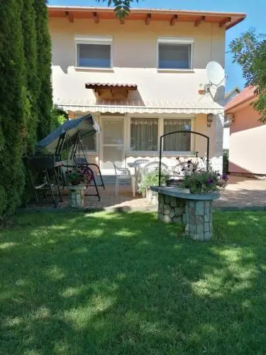 Rose Apartment