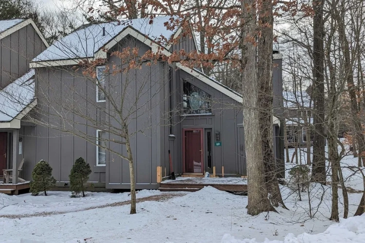 4 Bedrooms Cottage