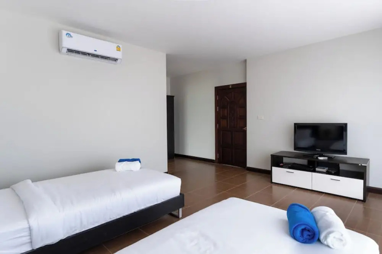 East Villa 4